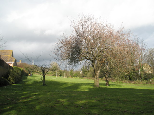 File:Deceptively rural - geograph.org.uk - 746013.jpg