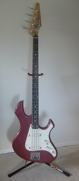 File:Fender Performer.jpg