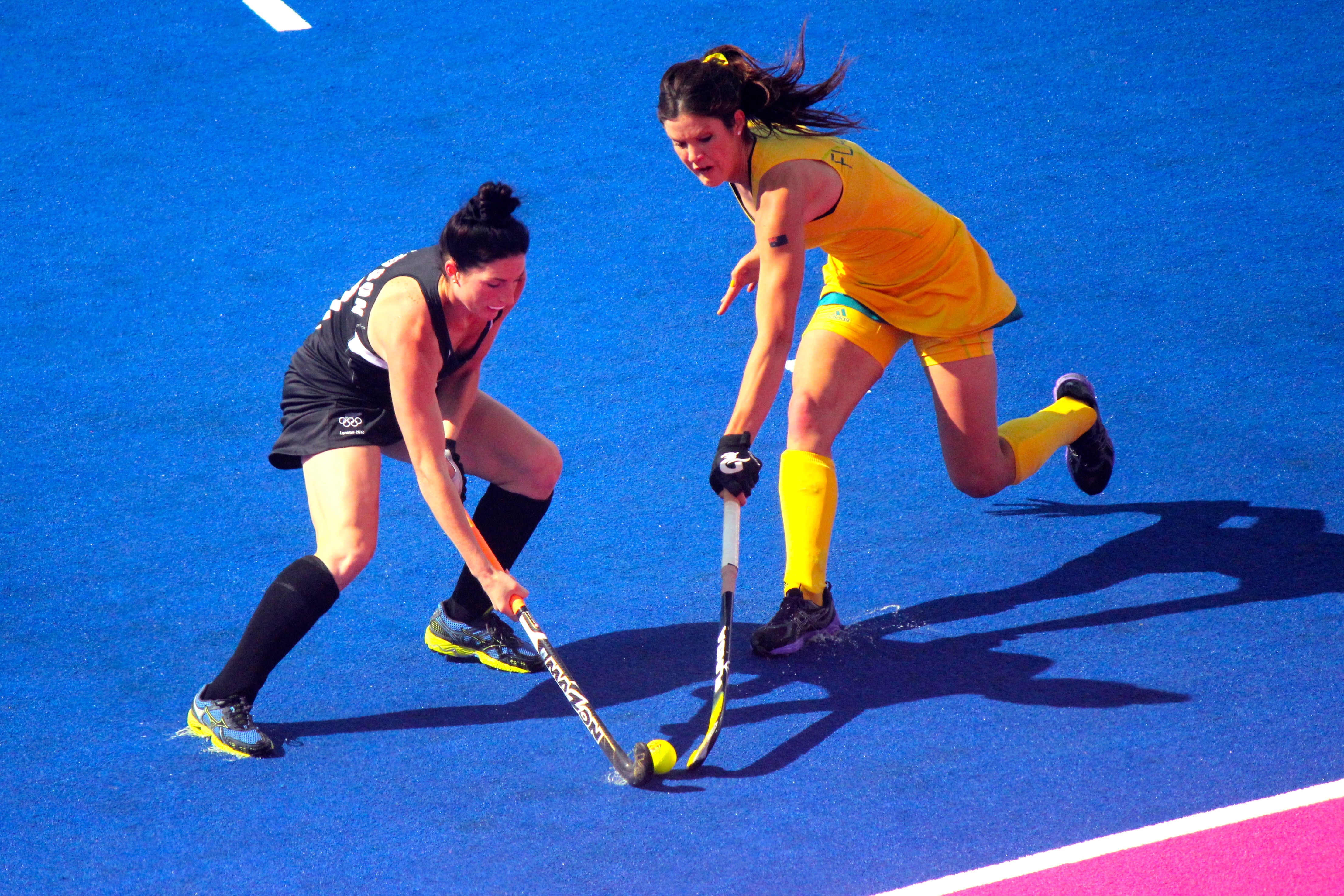 File:Field hockey at the 2012 Summer Olympics - NZL-AUS ...