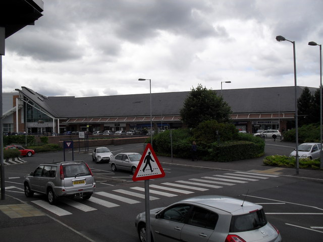 File:Forestside Shopping Centre - geograph.org.uk - 1392457.jpg