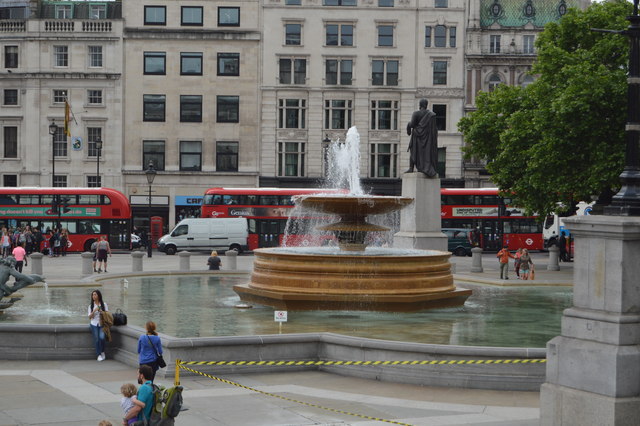 File:Fountain, Trafalgar Square - geograph.org.uk - 5591857.jpg