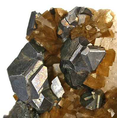 File:Galena-Quartz-Siderite-oldeuro-112b.jpg