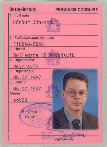 File:Icelandic driving licence - 1993 - Front.jpg