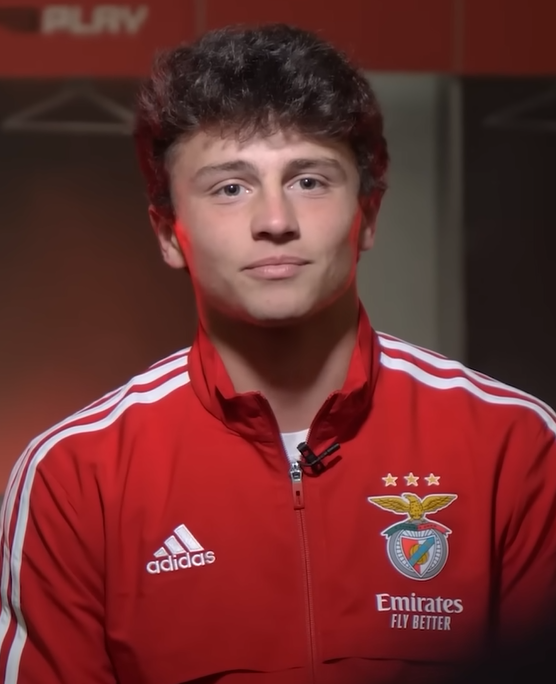 Neves with [[S.L. Benfica|Benfica]] in 2023