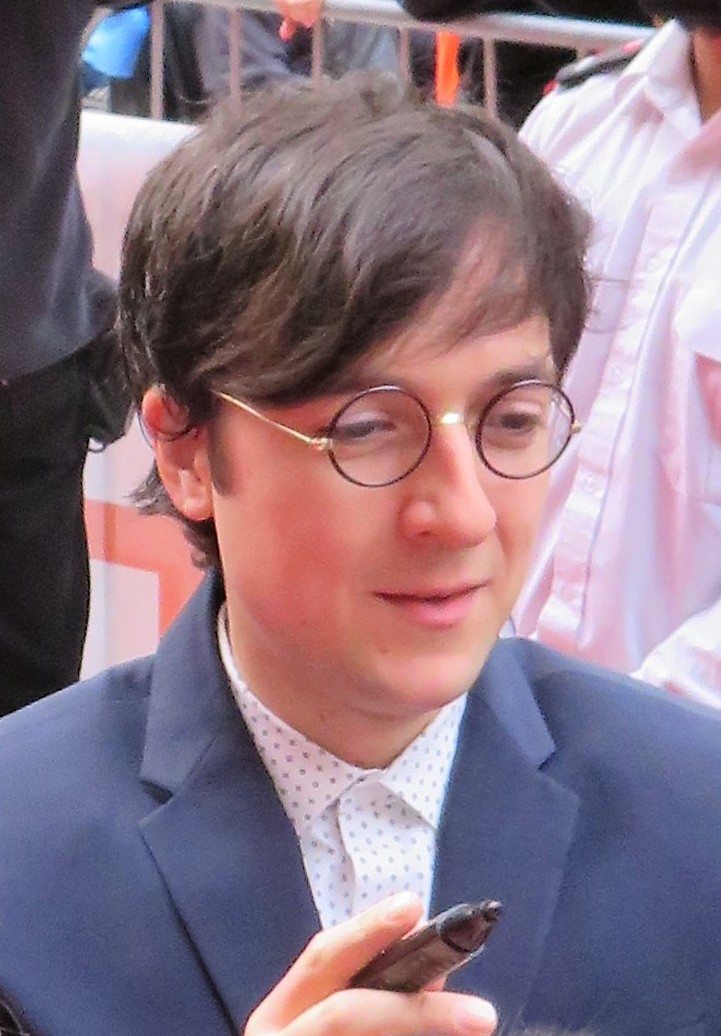 Josh Brener at the premiere of Front Runner (31026727638) (cropped).jpg