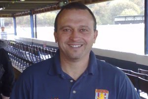 <span class="mw-page-title-main">Dave Norton</span> Former professional footballer who played as a midfielder