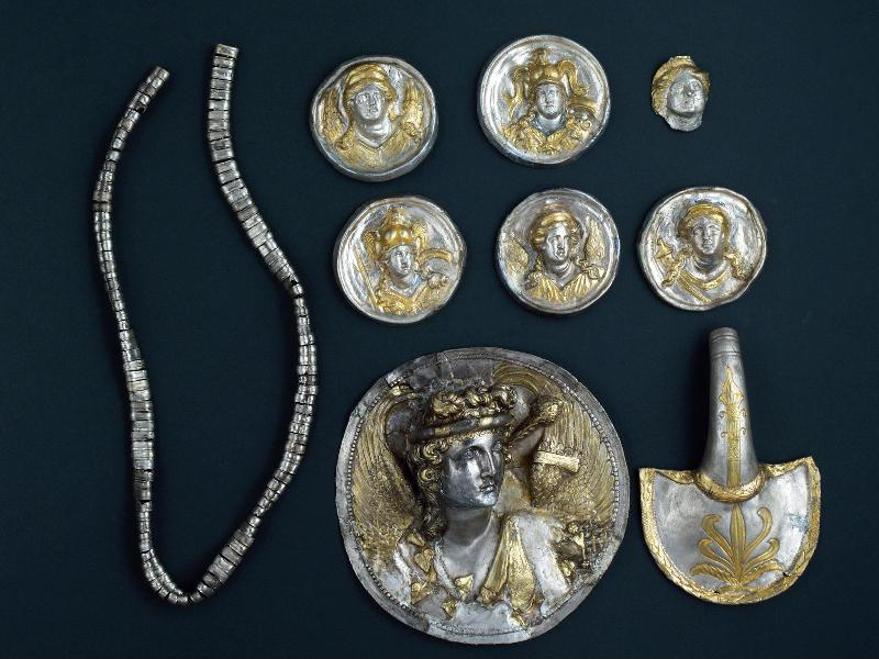 File:Ravnogor thracian treasure.png