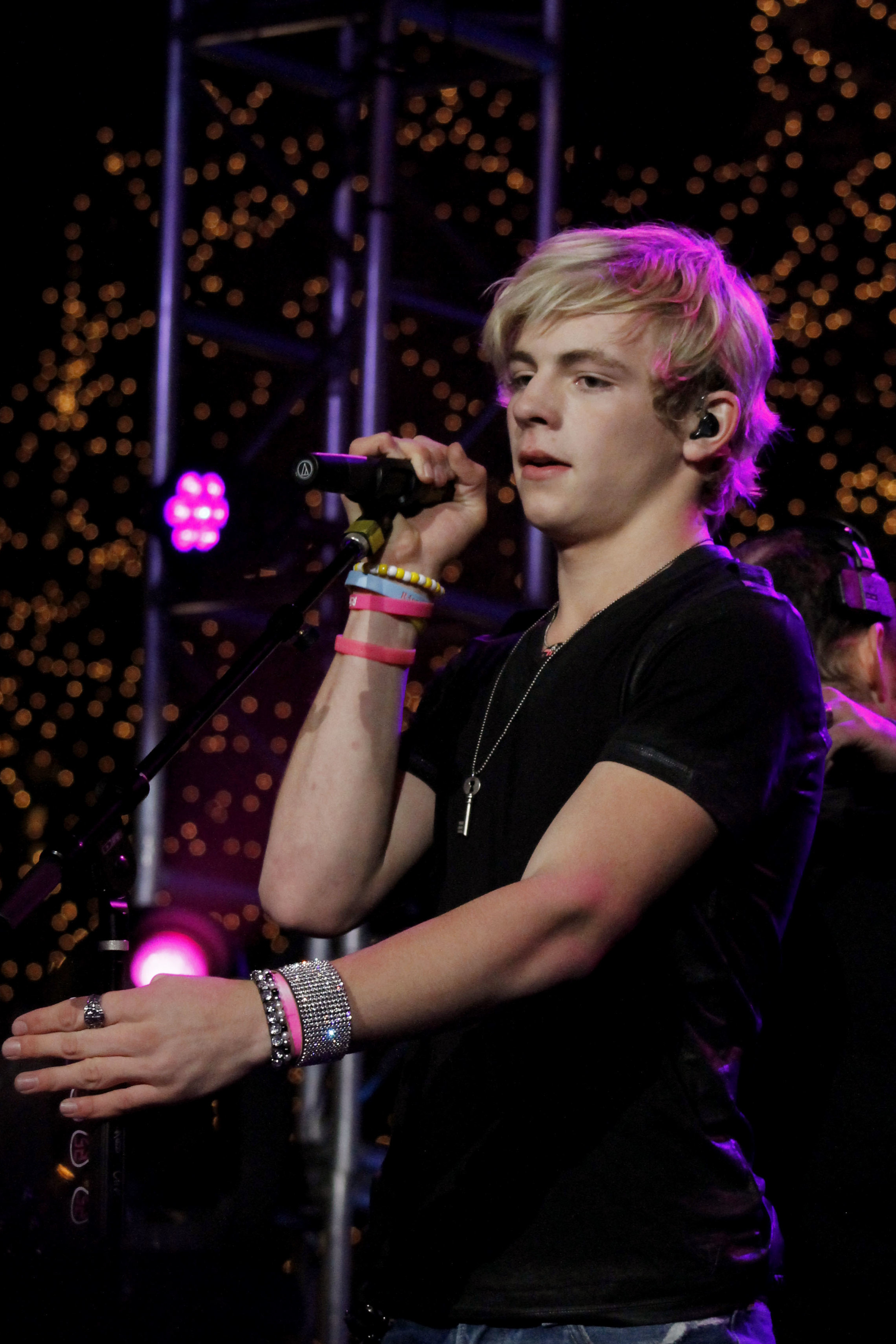 Ross Lynch - Wikipedia