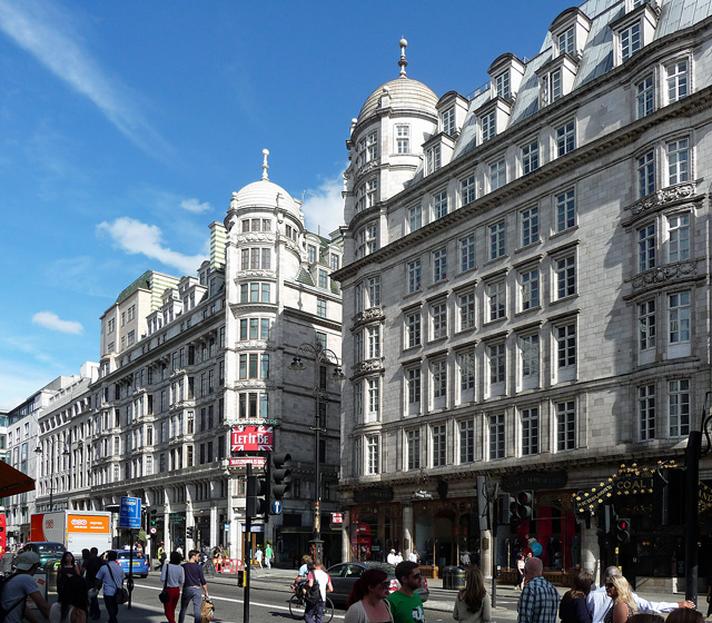 Savoy Hotel, Strand (geograph 5389551).jpg