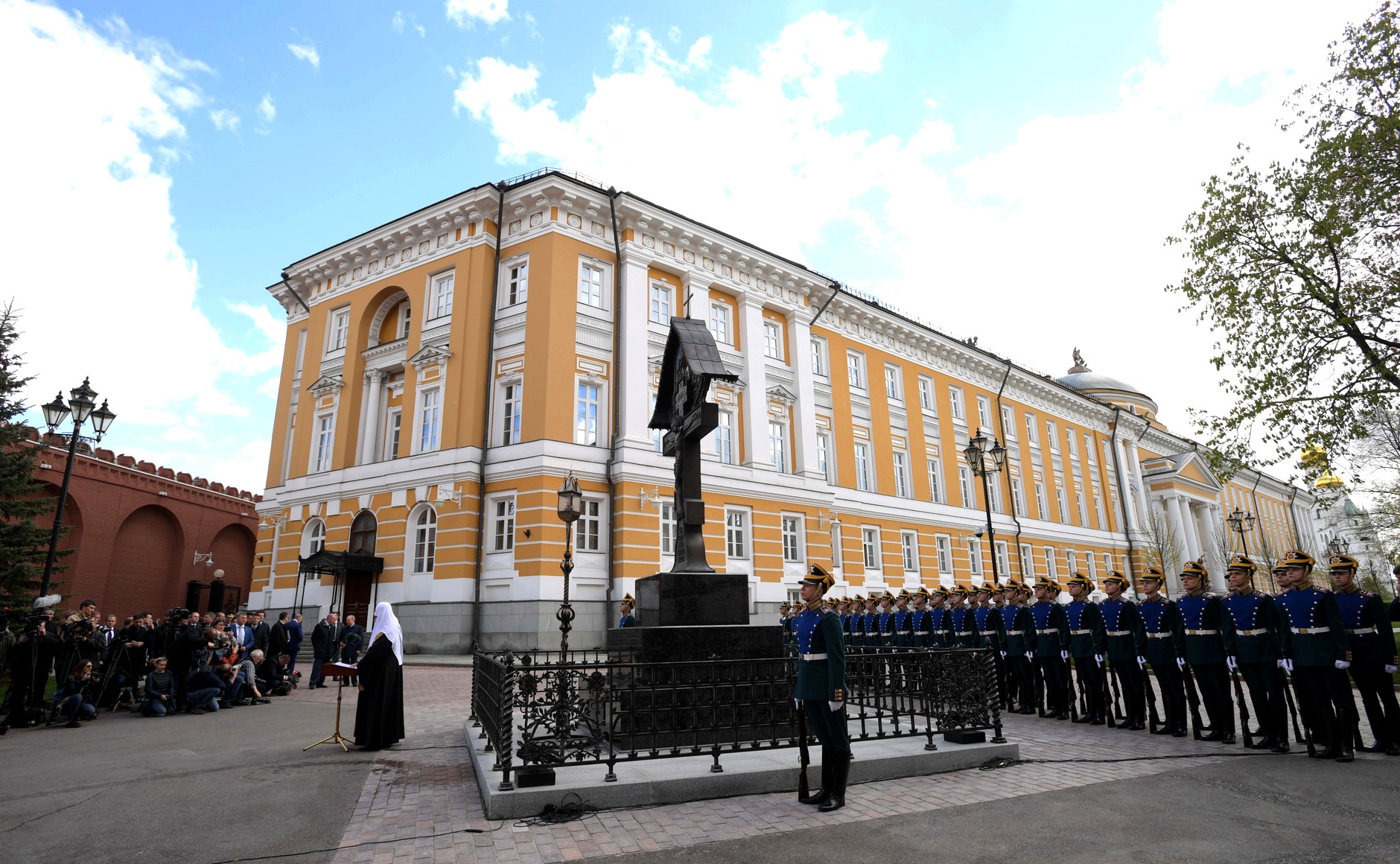 Памятник Сергею Александровичу