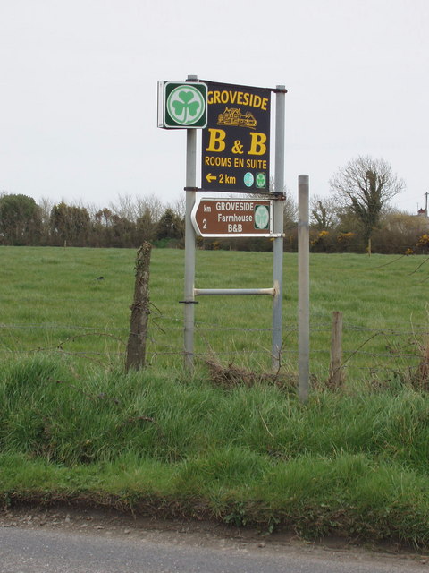 The [[shamrock]] sign is the approved quality symbol of Fáilte Ireland, the National Tourism Development Authority.