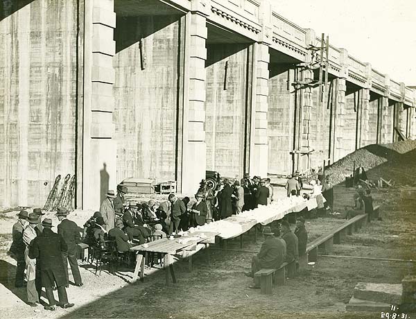 File:Sydney Harbour Bridge - tree planting ceremony (4689268373).jpg