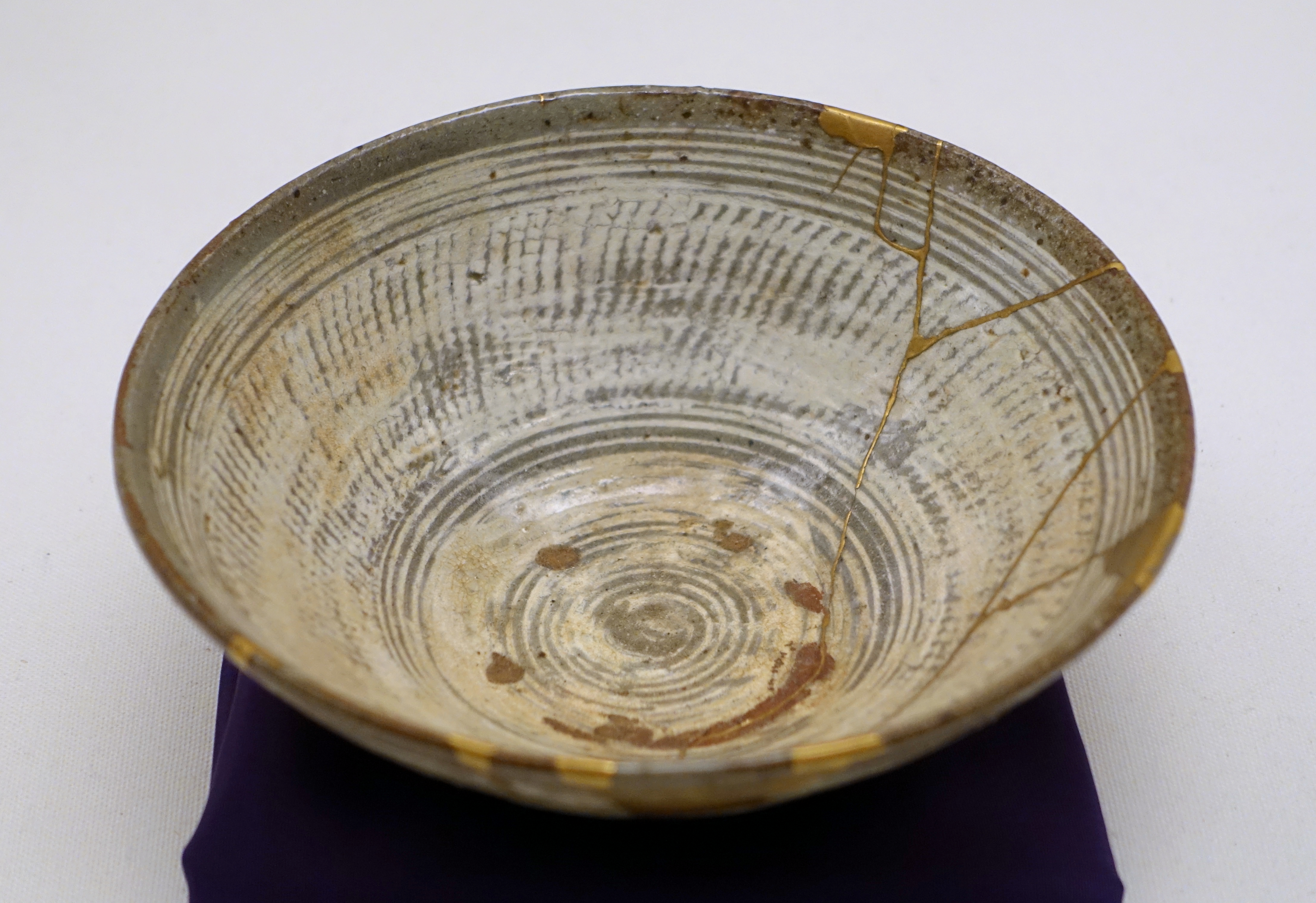 Kintsugi - Collection Fuyu- Japanese ceramic - Kintsugi bowl.