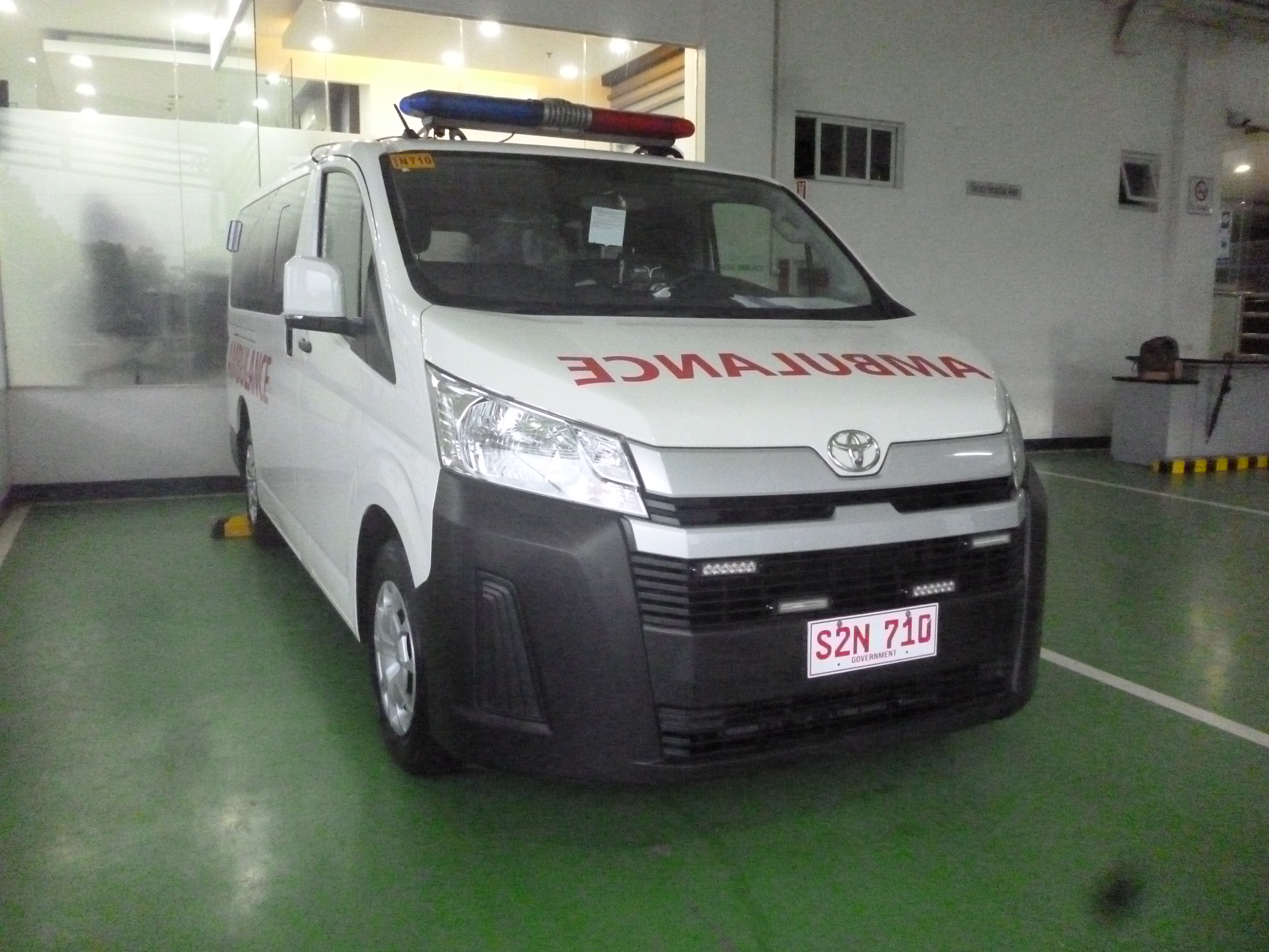 hiace commuter 2022