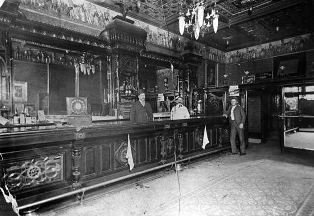 Trinidad_CO_Saloon_1880s.jpg