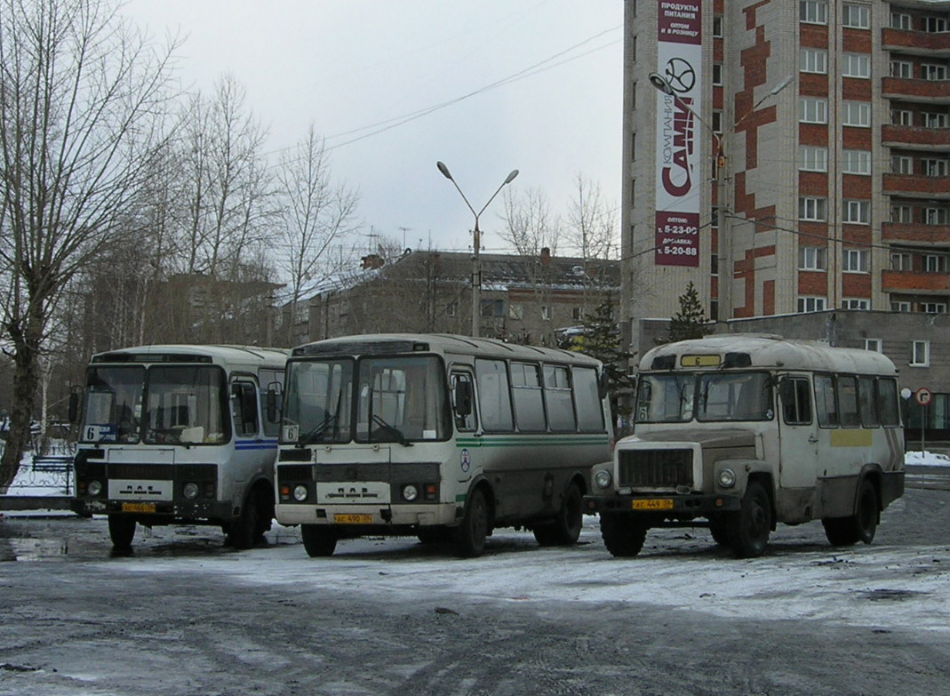 http://upload.wikimedia.org/wikipedia/commons/e/eb/Ust-Kut_buses.jpg