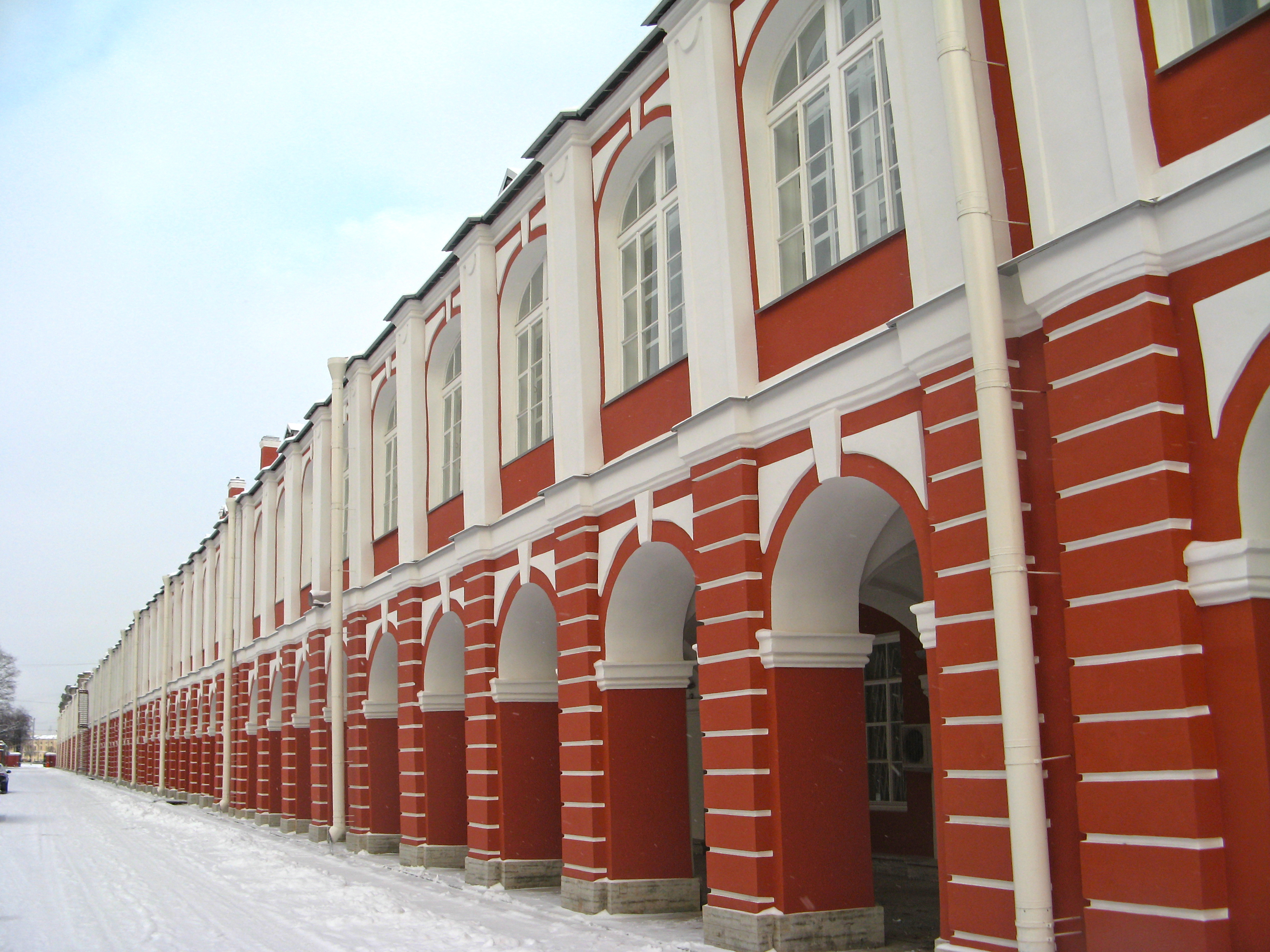 Двенадцати коллегий в петербурге. Доменико Трезини 12 коллегий. Здание двенадцати коллегий Доменико Трезини. Здание 12 коллегий. Здание 12 коллегий Архитектор д Трезини.