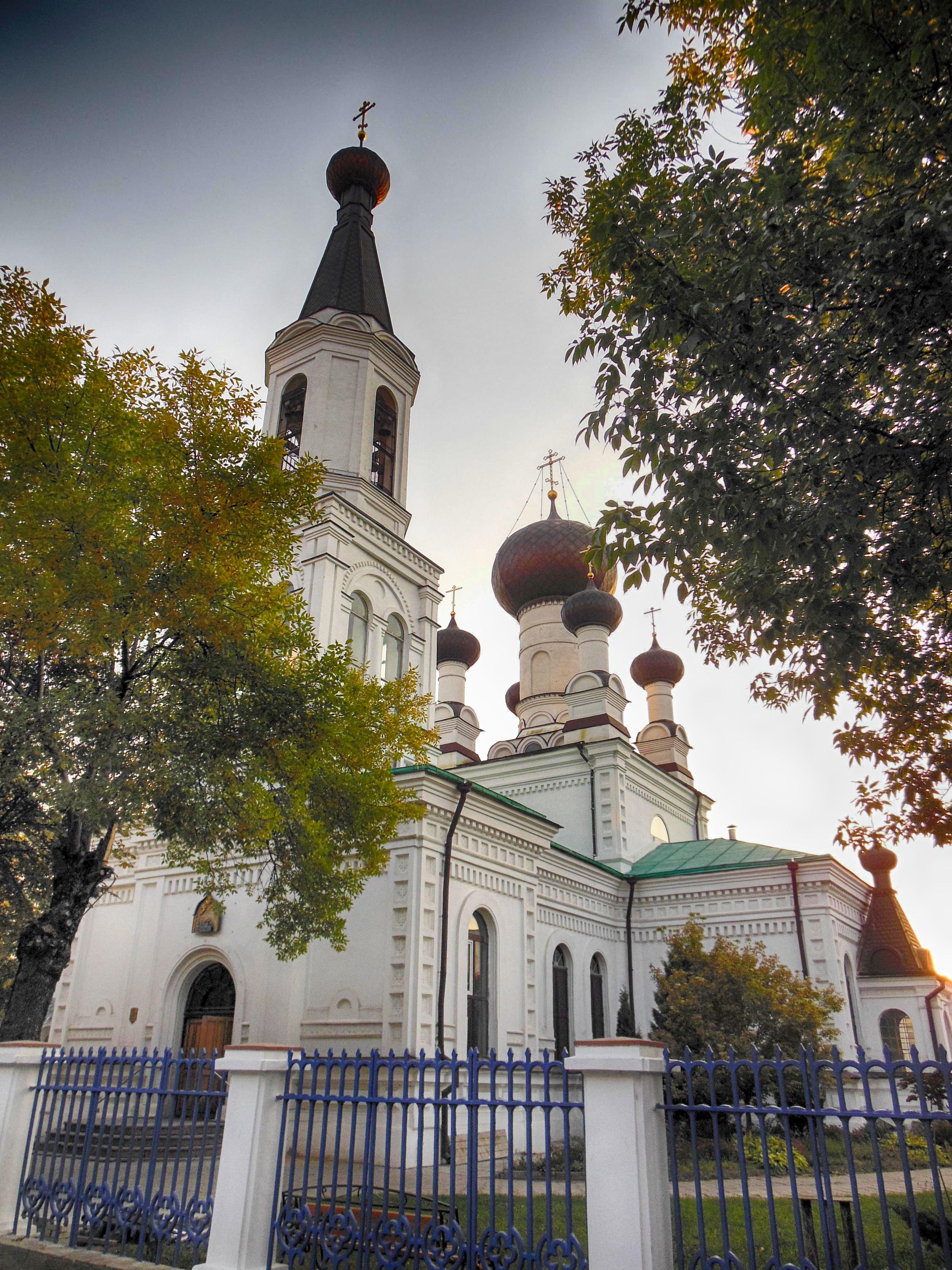 Церковь могилев. Собор трёх святителей (Могилёв). Кафедральный собор в Могилеве. Трехсвятительский храм станица. Николаевская Церковь в Могилеве.