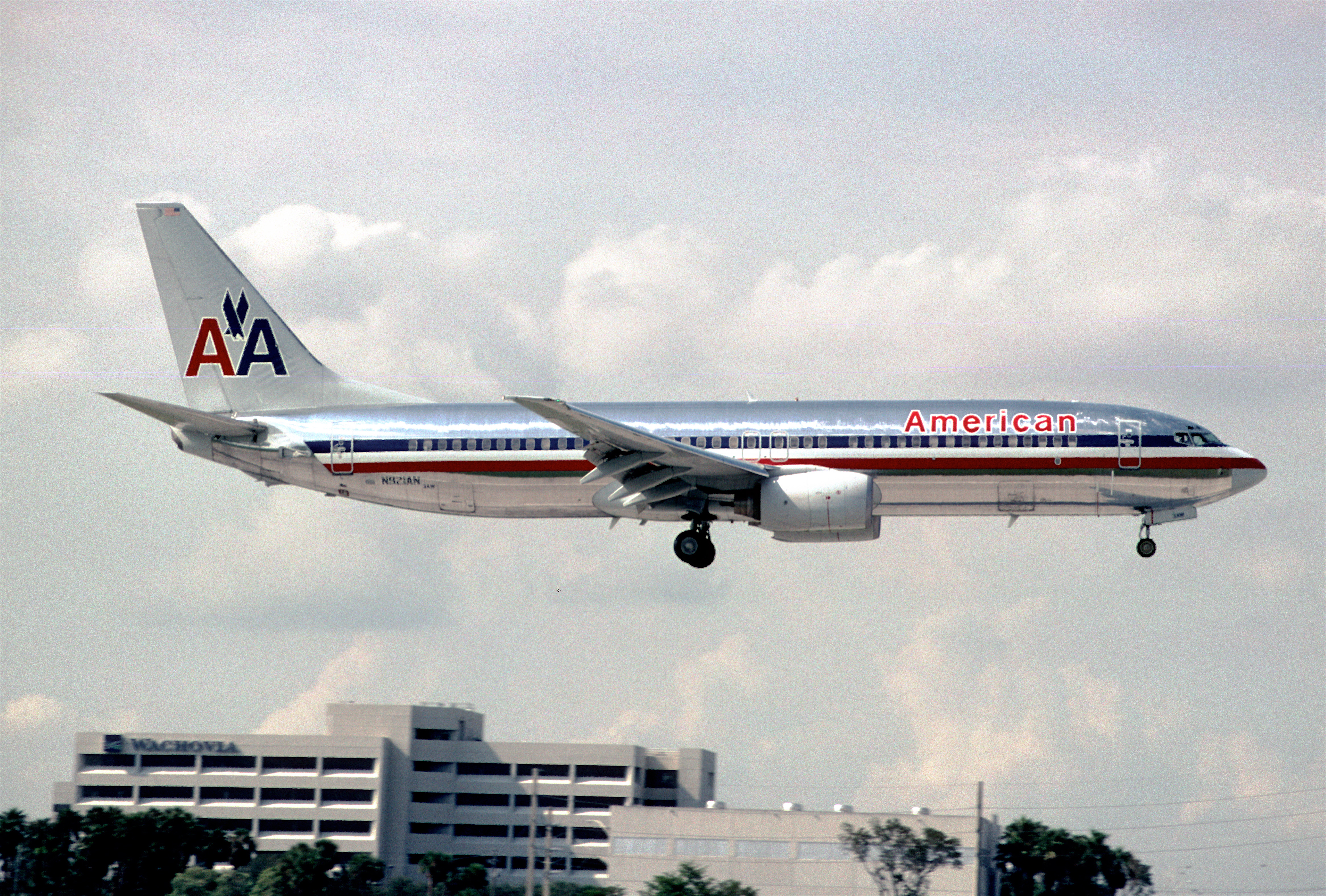 File:American Airlines, Boeing 737-823(WL), N969AN - LAX (22300501588).jpg  - Wikimedia Commons