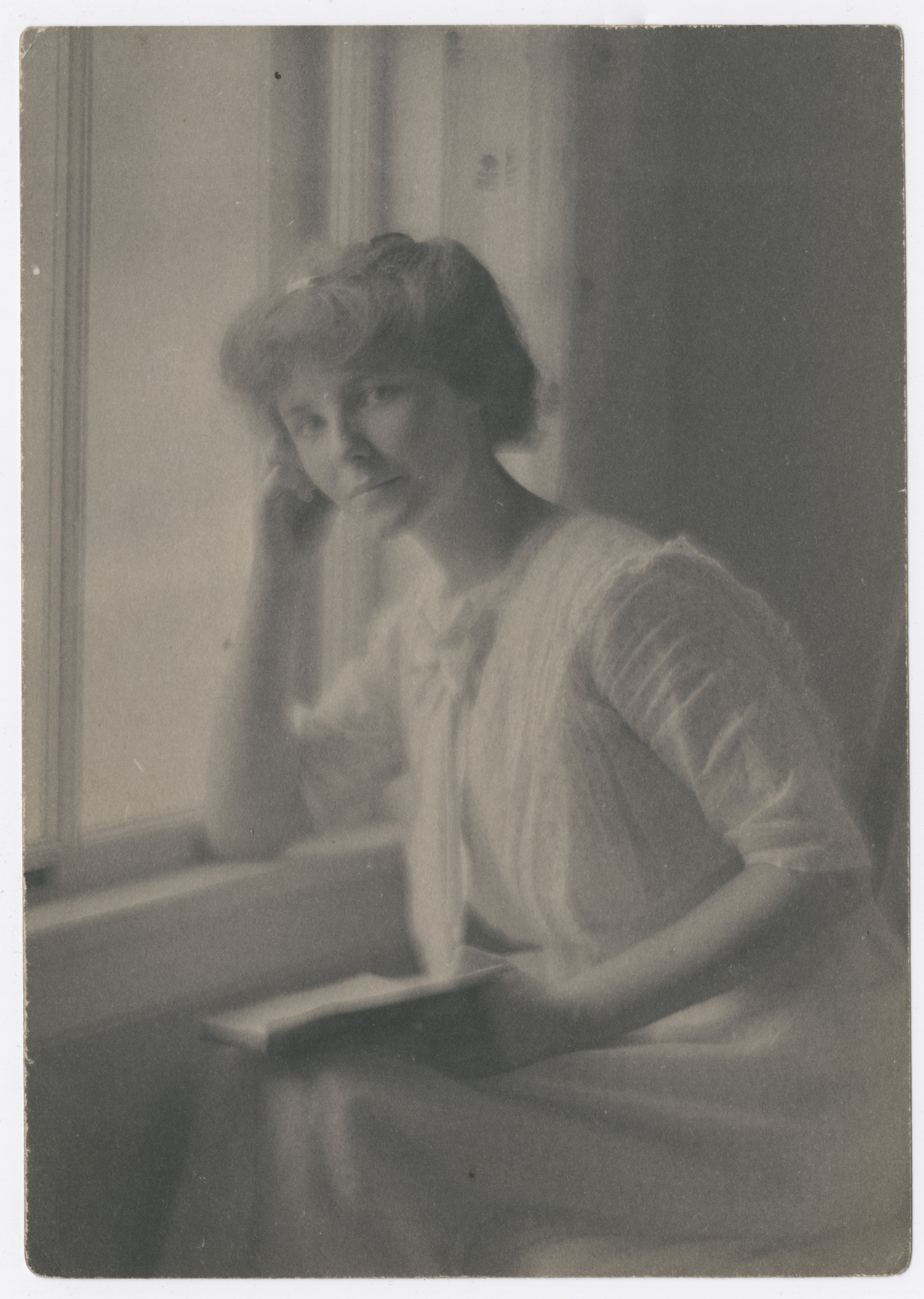 Photo of Lee taken by her first husband, Francis Watts Lee