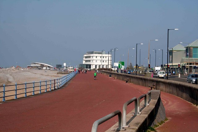 File:Along the Prom - geograph.org.uk - 1218253.jpg