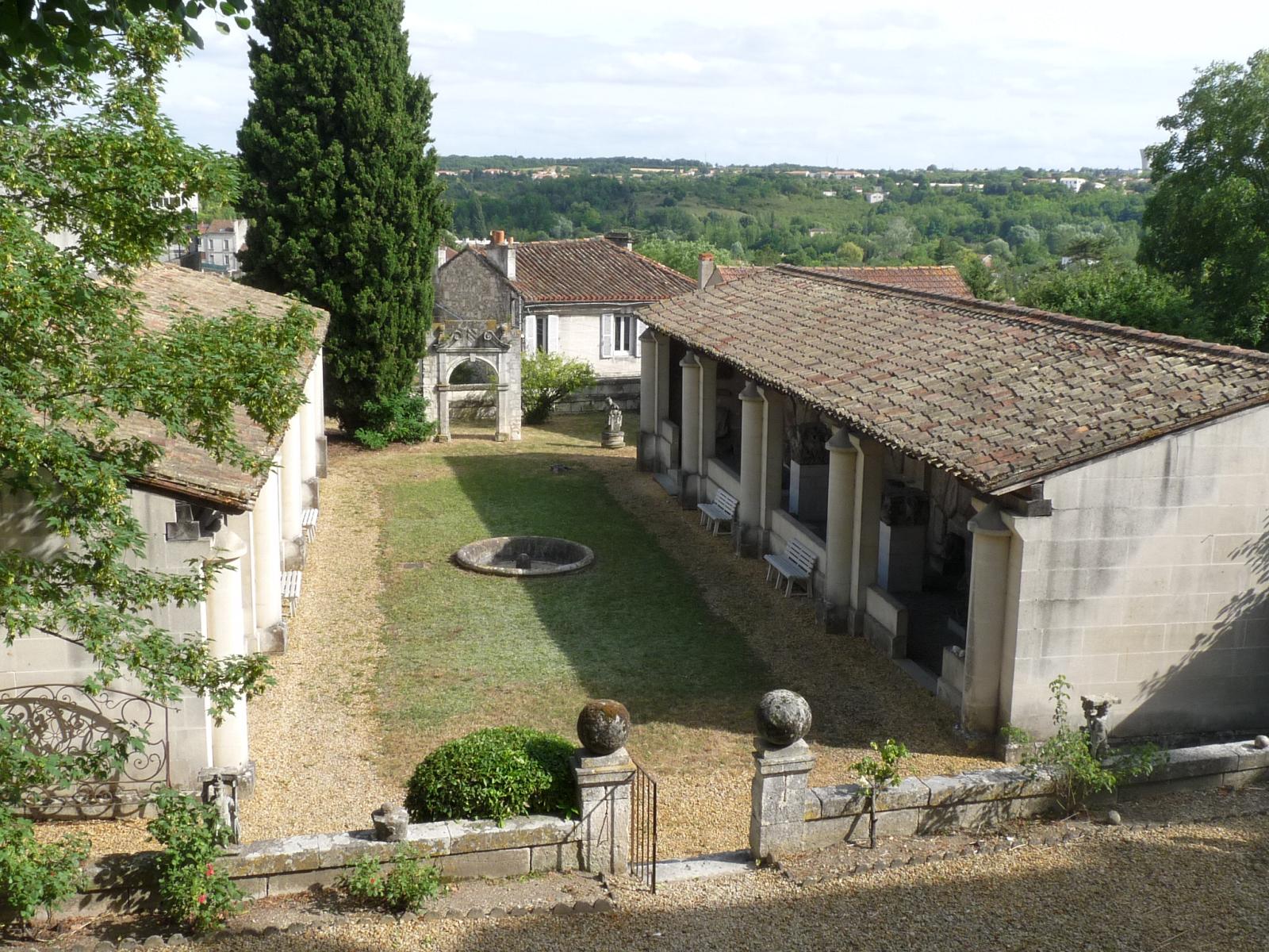 Société Archéologique et Historique de la Charente  France Nouvelle-Aquitaine Charente Angoulême 16000