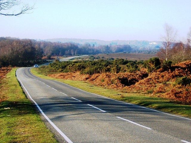 File:B3506 Looking towards Lyndhurst from Matley - geograph.org.uk - 332567.jpg