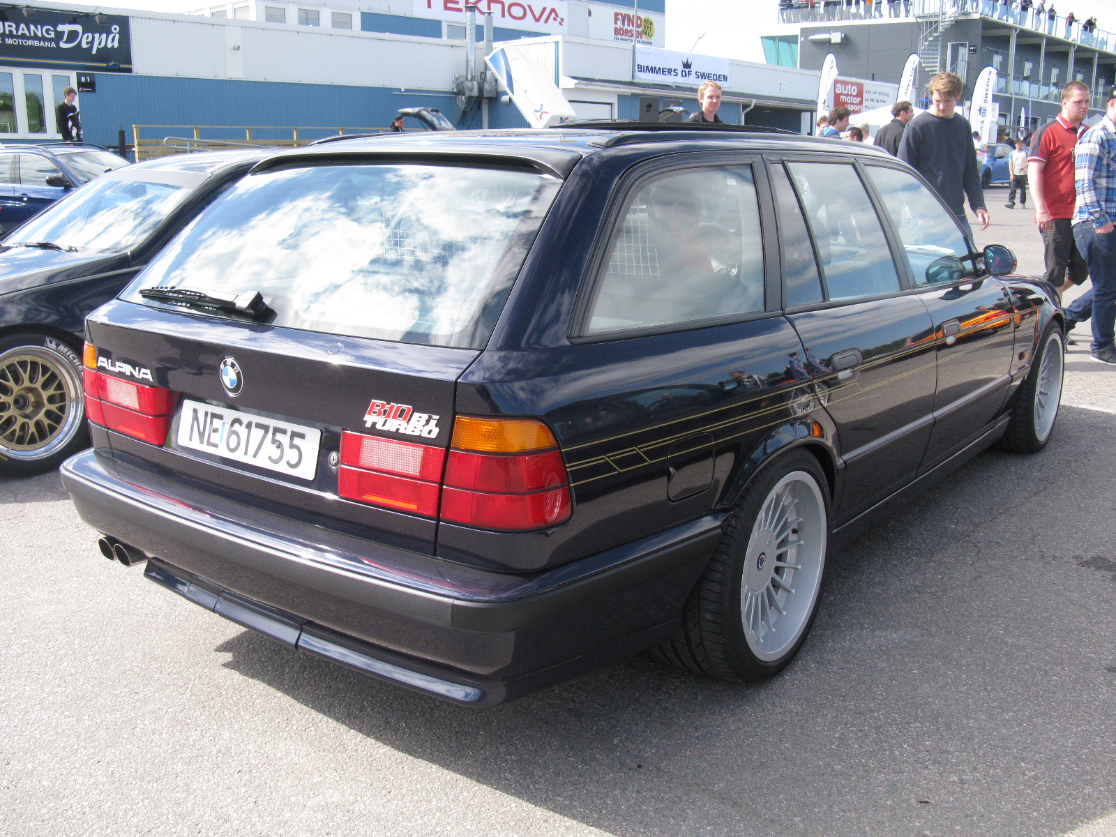 File:BMW Alpina B10 Biturbo Touring E34 (8844003121).jpg ...