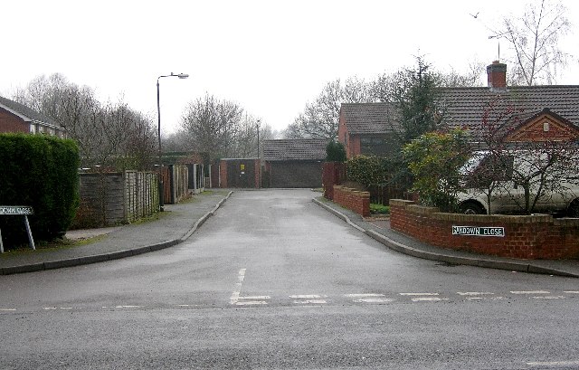 File:Eckington, Sandown Close - geograph.org.uk - 105157.jpg