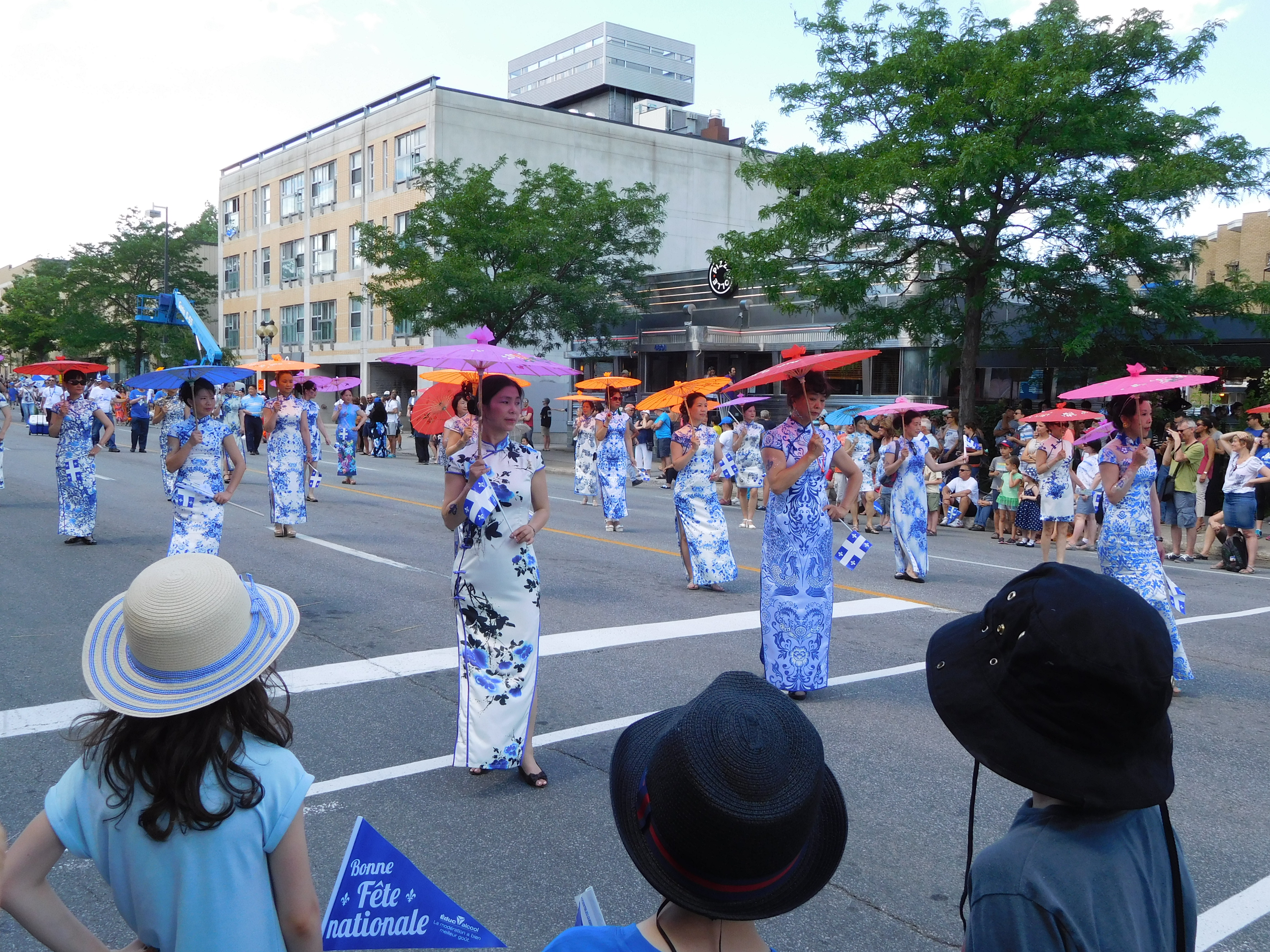 File Fete Nationale Du Quebec Rue Saint Denis 17 06 24 175 Jpg Wikimedia Commons