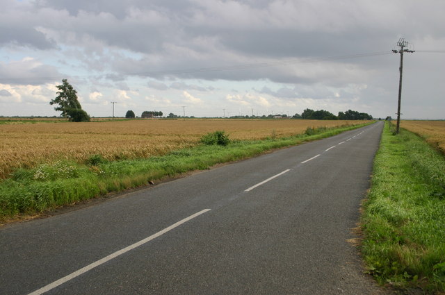 File:Ibberson's Drove down to Betty's Nose farm - geograph.org.uk - 498355.jpg