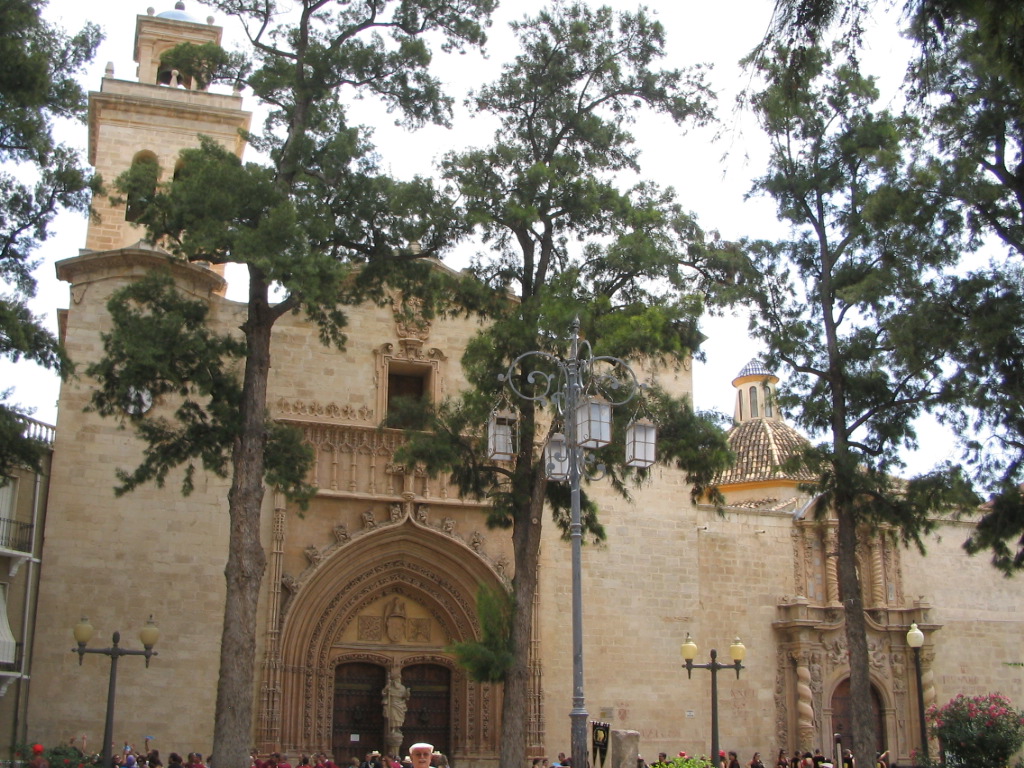 Archivo:Iglesia Santiago Apostol.jpg - Wikipedia, la enciclopedia libre