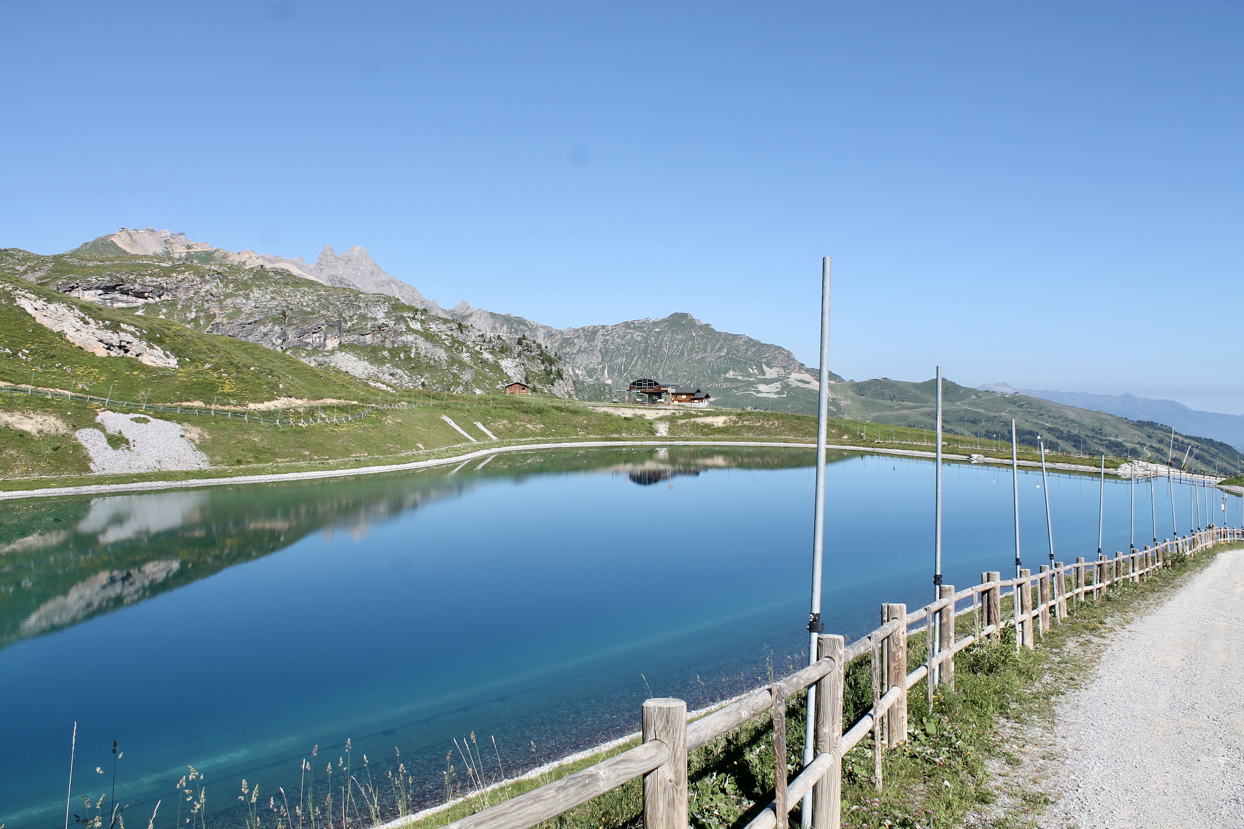 Chemin du Lac Meech