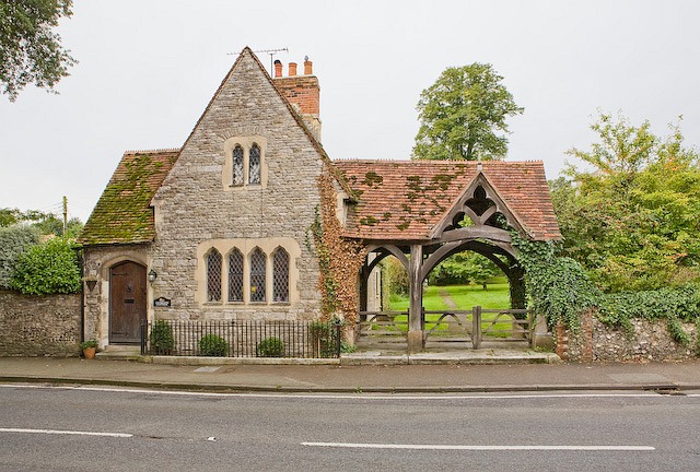 File:Lychgate Cottage - geograph.org.uk - 955926.jpg