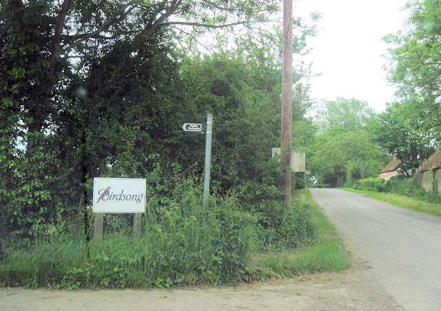 File:Mill Lane by Linden Lodge - geograph.org.uk - 3005387.jpg