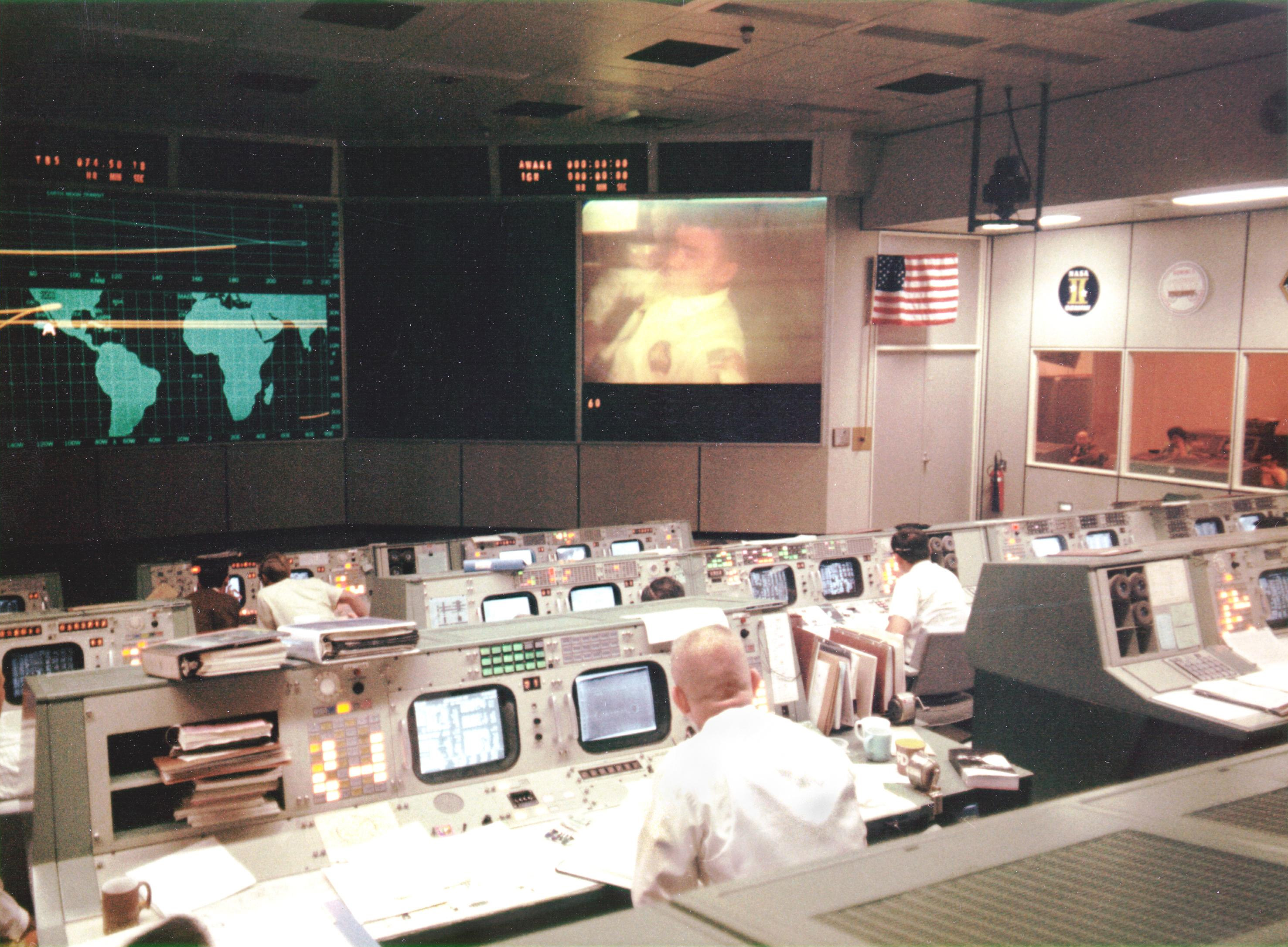 Mission_Operations_Control_Room_during_Apollo_13.jpg