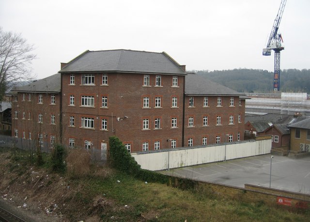 File:New housing - High Wycombe - geograph.org.uk - 1504893.jpg