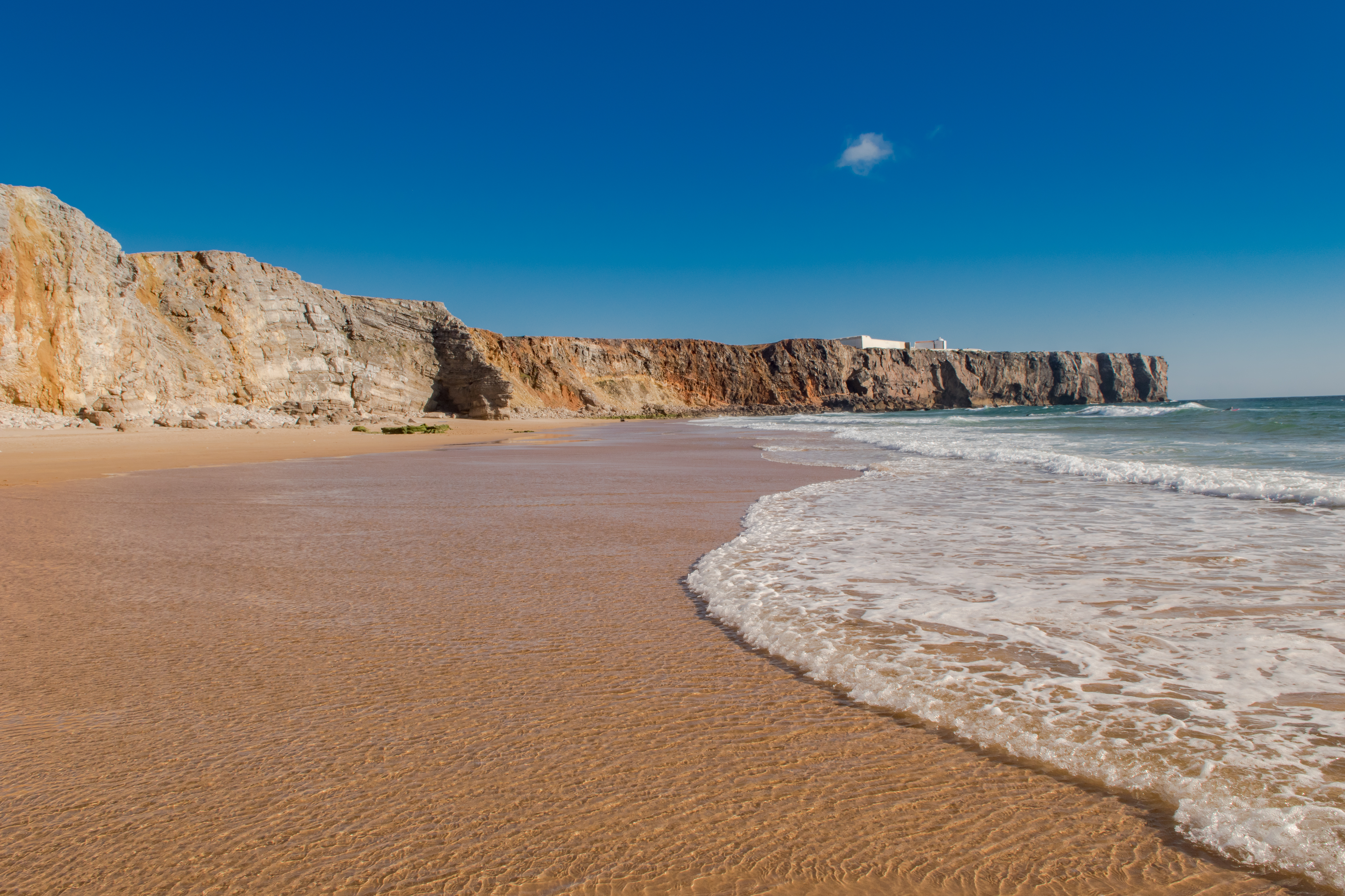 Пляж это. Фон пляж Португалия. Praya. Praia Beach. Мосибоа да Прая.