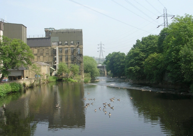 File:River Calder - Rastrick Bridge - geograph.org.uk - 1378388.jpg