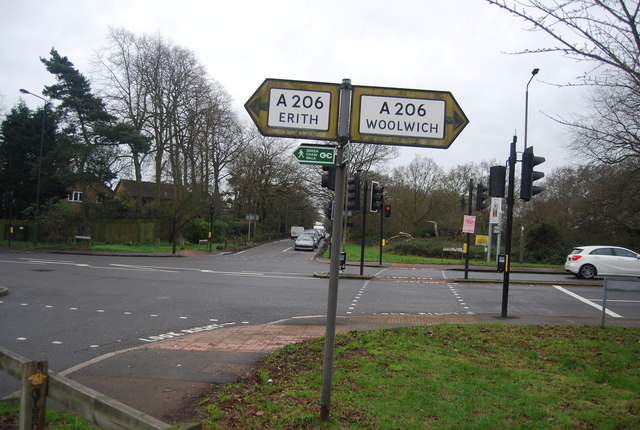 File:Road sign, A206 - geograph.org.uk - 3851647.jpg