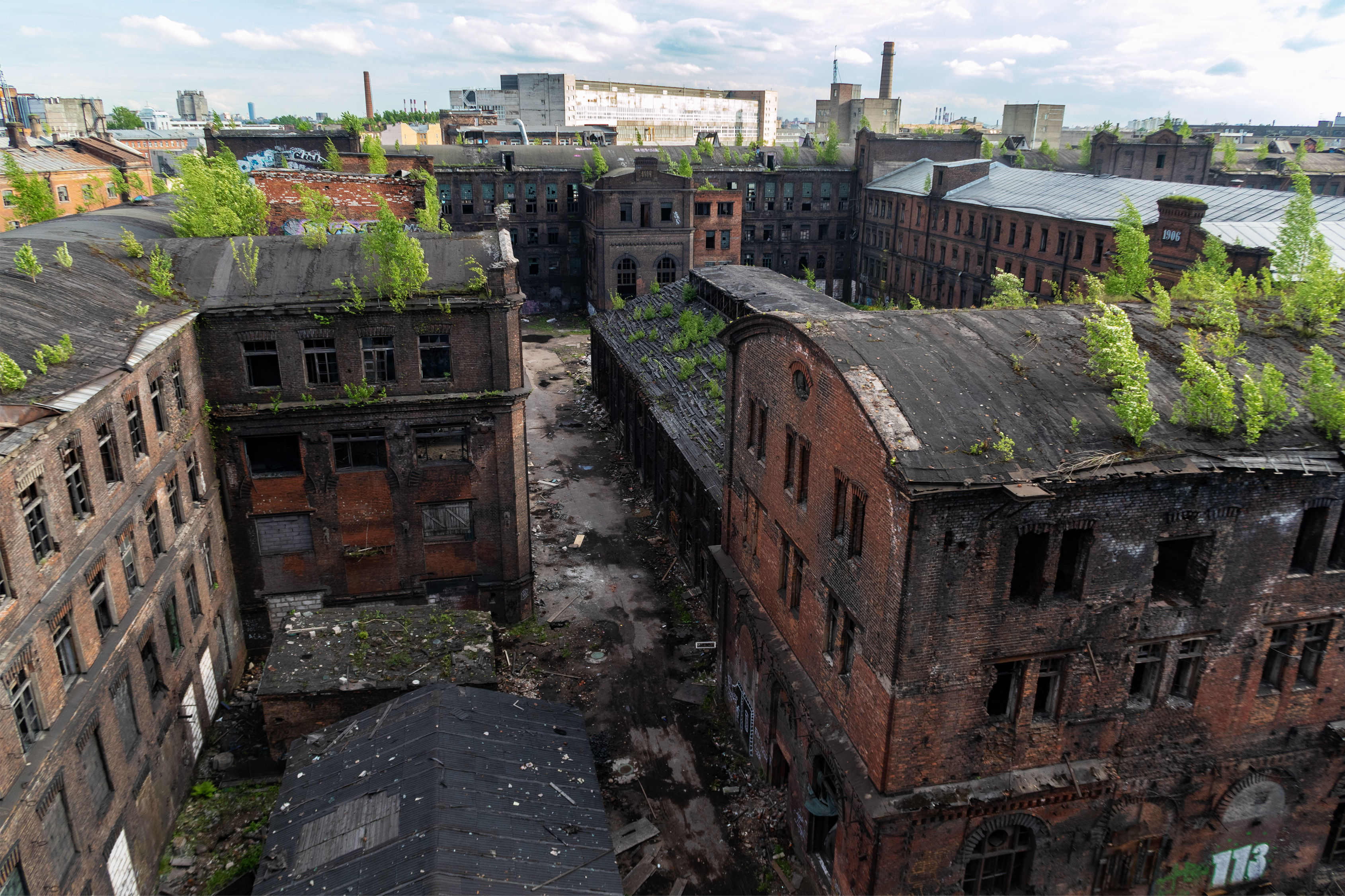 Файл:Saint Petersburg. Abadoned factory 