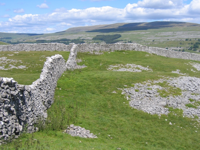 Stone Wall Junction above Kilnsey Crag - geograph.org.uk - 519415