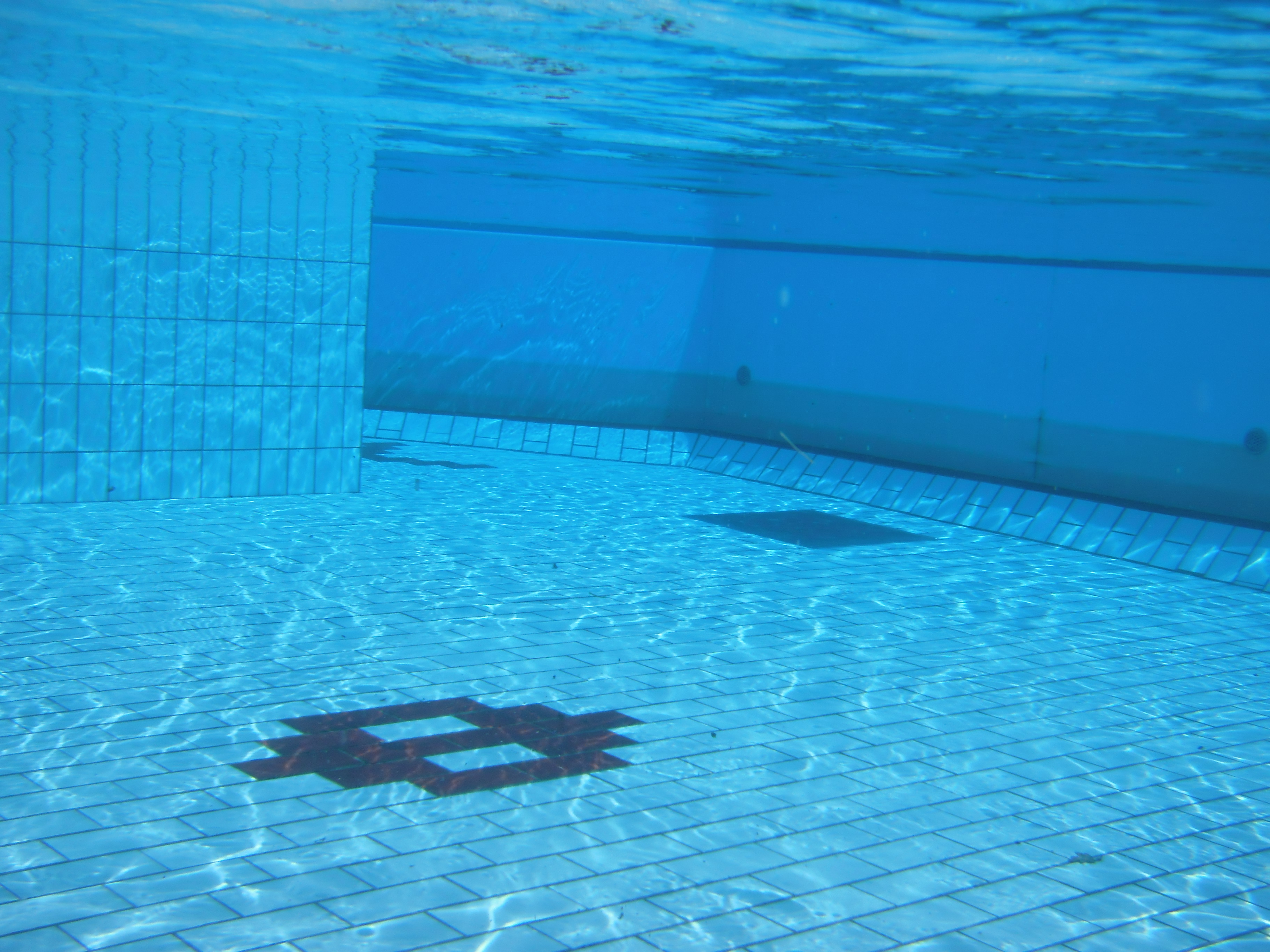 swimming pool underwater