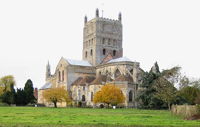 File:Tewkesbury Abbey - geograph.org.uk - 1036905.jpg