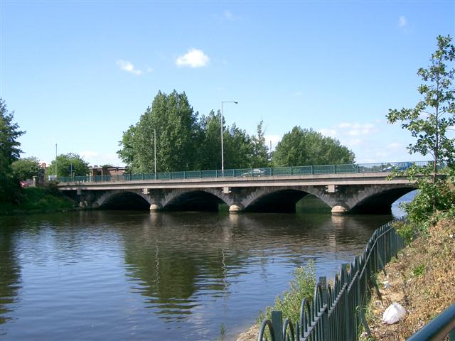 File:The Ormeau Bridge - geograph.org.uk - 268380.jpg