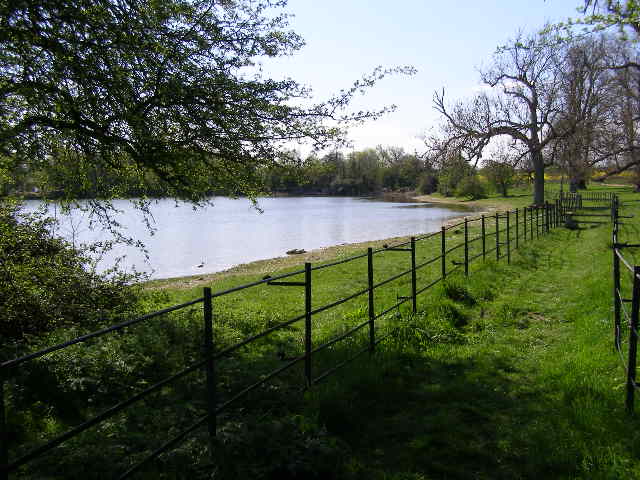 View of Culverthorpe Lake from footpath - geograph.org.uk - 405725