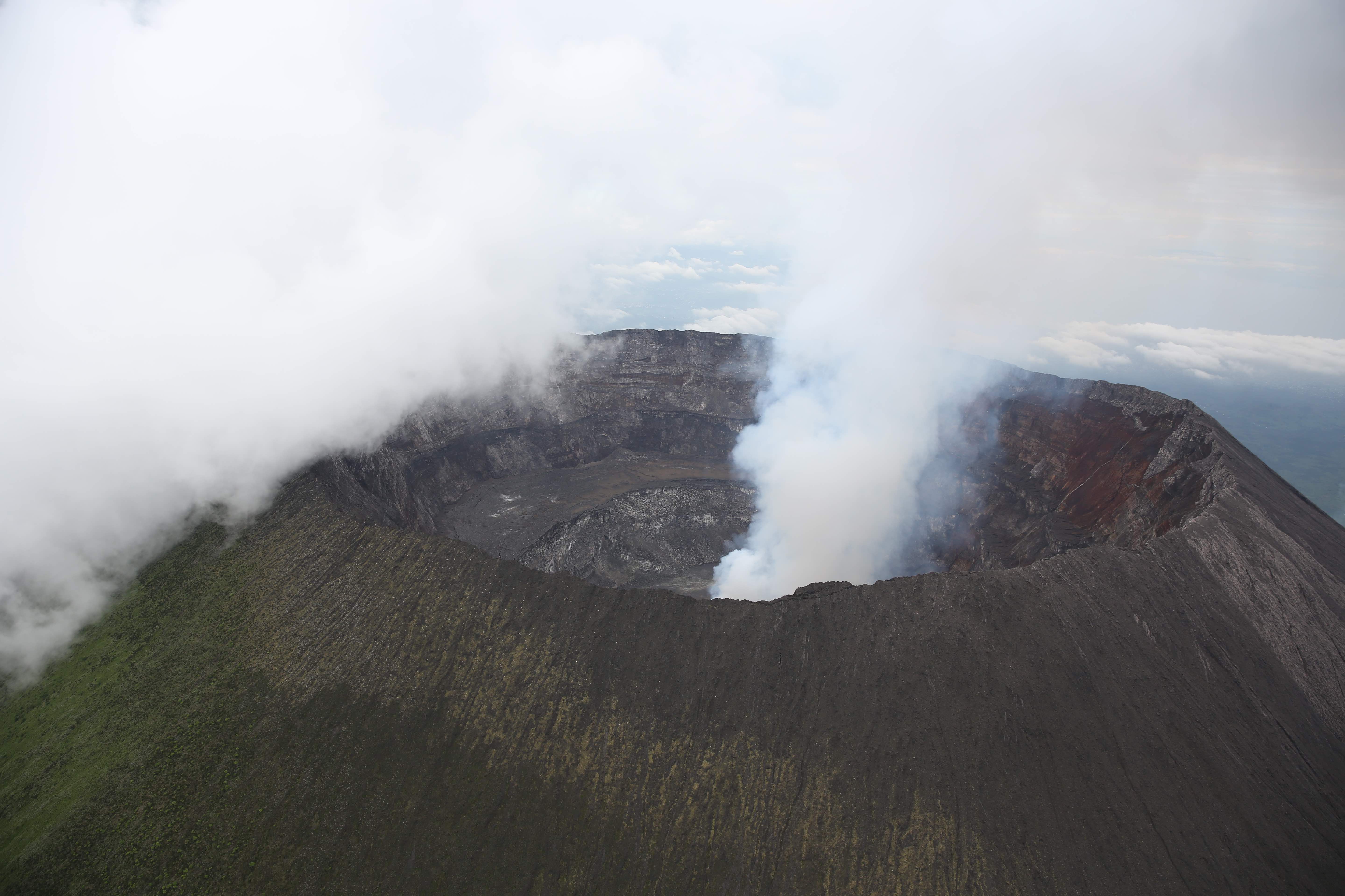 File:Volcano Nyiragongo - Virunga National Park ...