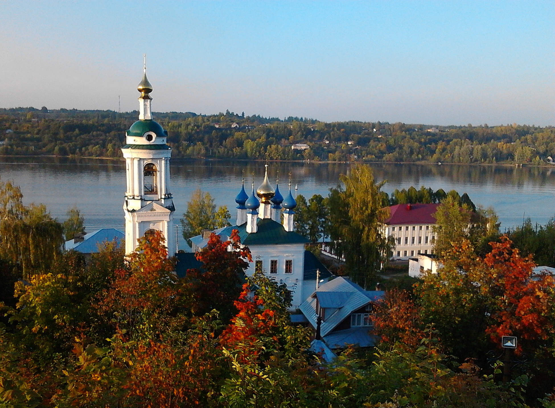 Плес фото. Город Плес Ивановской области. Ивановская область Плес гора. Плес Залесский. Плёс Ивановская область вид сверху.