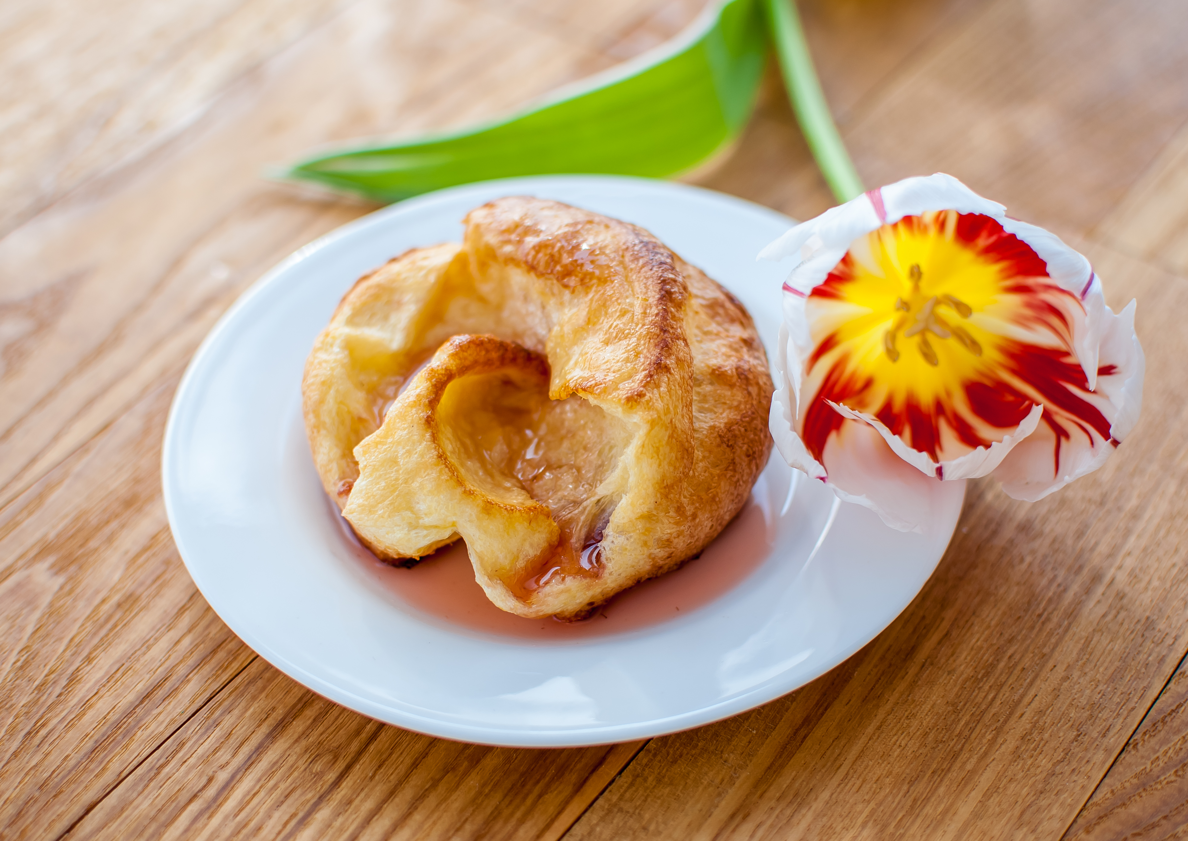 Йоркширский пудинг. Йоркширский пудинг в Англии. Великобритания Yorkshire Pudding. Британская кухня Йоркширский пудинг.