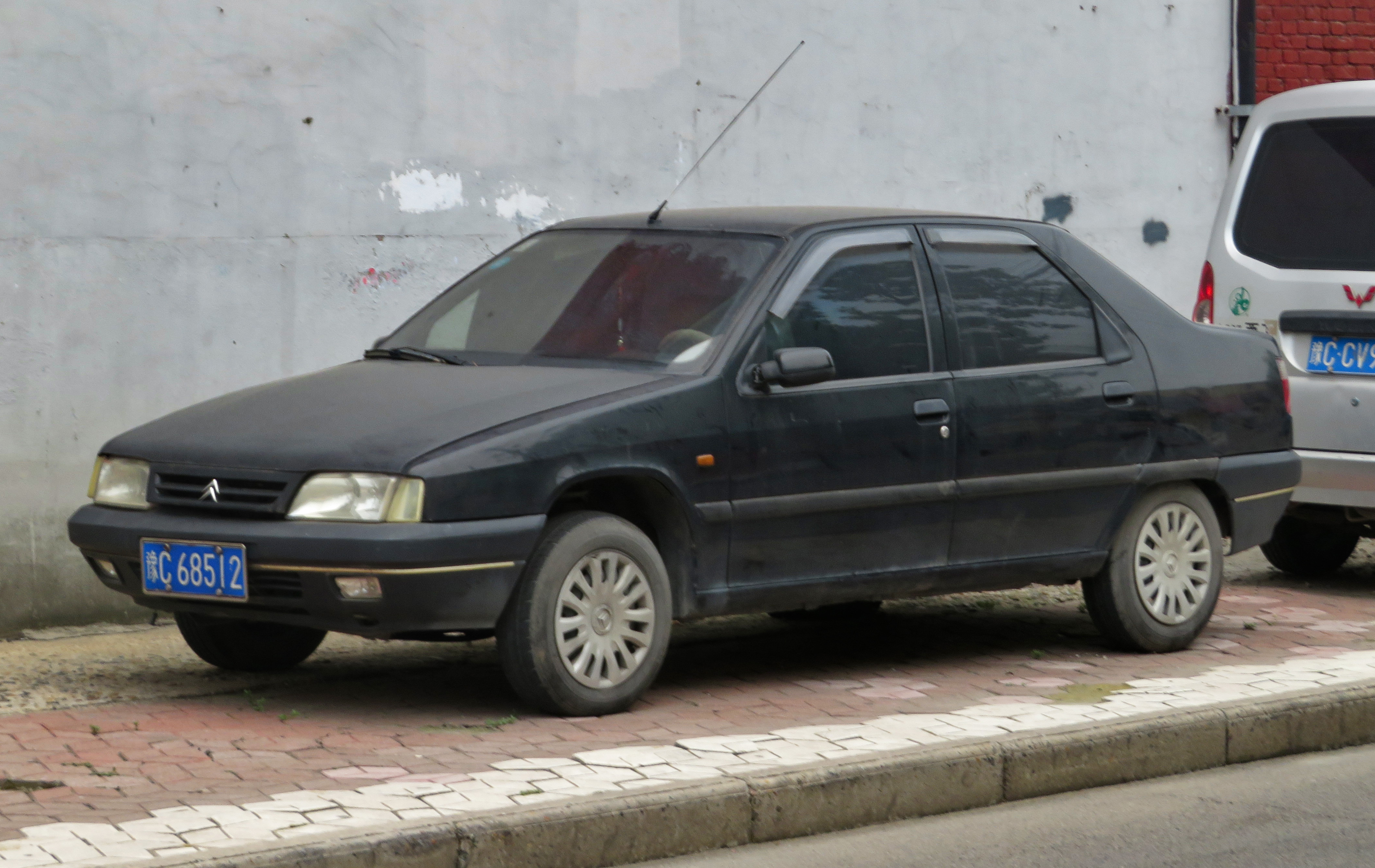 File:2002 Dongfeng-Citroën ZX Fukang 988, front 8.6.18.jpg 